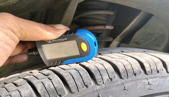 2021 Renault TRIBER RXE MT, Petrol, Manual, 57,083 km, tyre