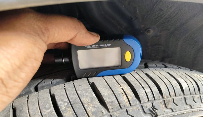 2021 Renault TRIBER RXE MT, Petrol, Manual, 57,083 km, tyre