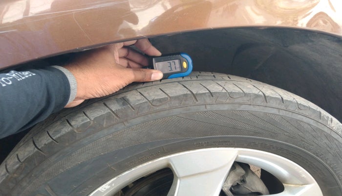 2013 Renault Duster 110 PS RXZ DIESEL, Diesel, Manual, 1,53,107 km, tyre