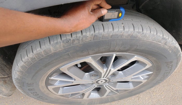 2019 Renault Duster RXS OPT CVT, Petrol, Automatic, 50,199 km, tyre