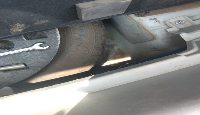 2024 Mahindra XUV300 W8 1.5 DIESEL, Diesel, Manual, 99,108 km, tyre