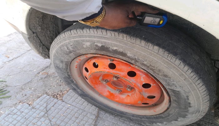 2015 Maruti Swift Dzire VDI, Diesel, Manual, 1,49,257 km, tyre