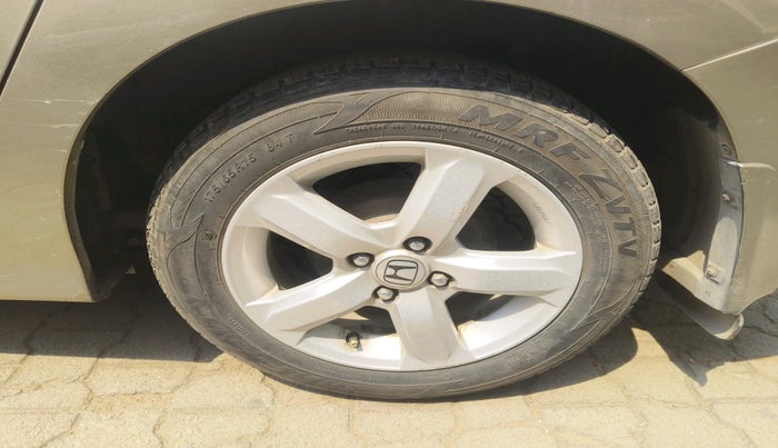 2011 Honda City 1.5L I-VTEC V MT, Petrol, Manual, 1,05,588 km, tyre