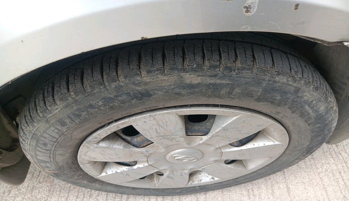 2006 Hyundai Verna XI, Petrol, Manual, 1,00,252 km, tyre