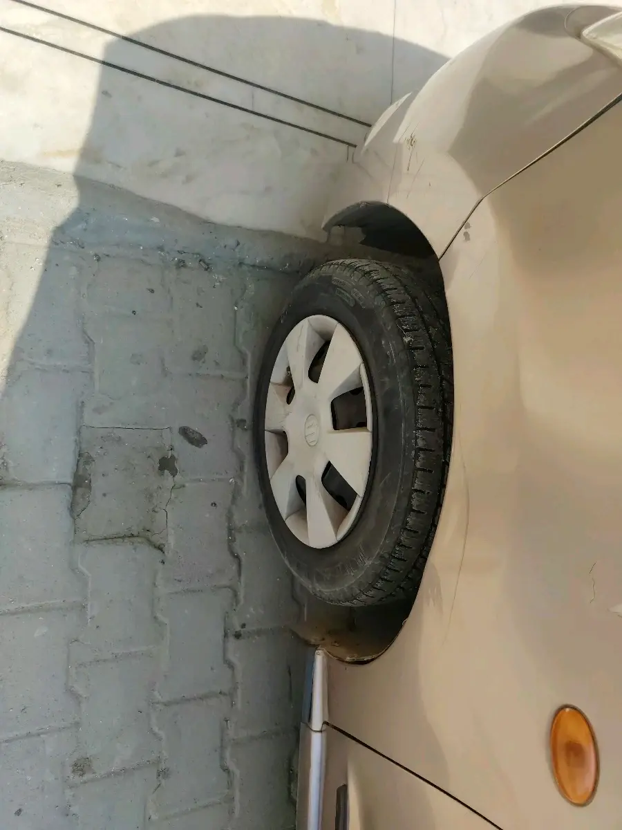 2011 Maruti A Star VXI (ABS) AT, Petrol, Automatic, 86,078 km, tyre