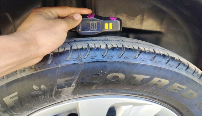 2025 Maruti Swift VXI 1.2L CNG, Petrol, Manual, 19,459 km, tyre