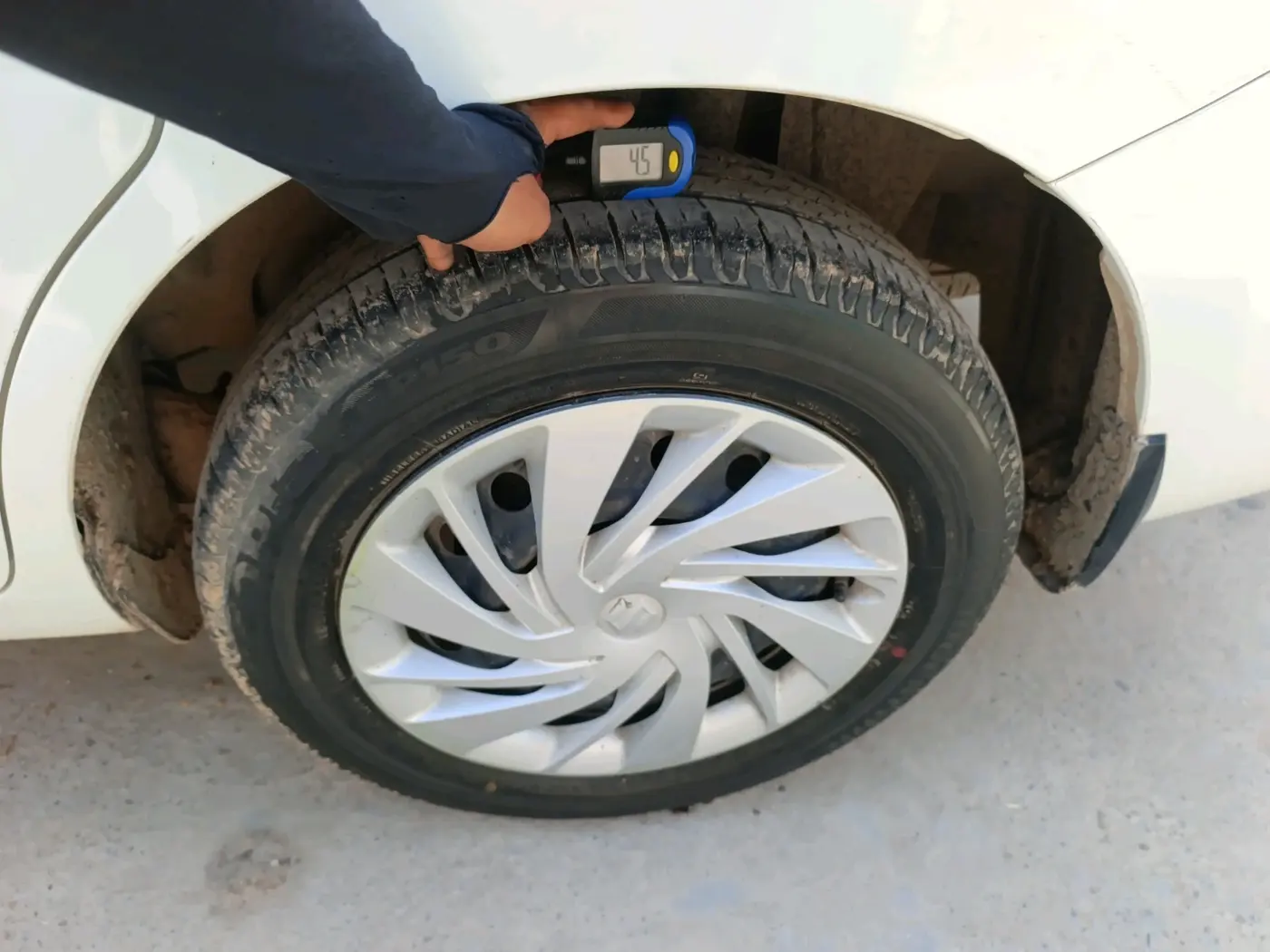 2024 Maruti Ertiga   VXI (O) CNG, CNG, Manual, 25,171 km, tyre