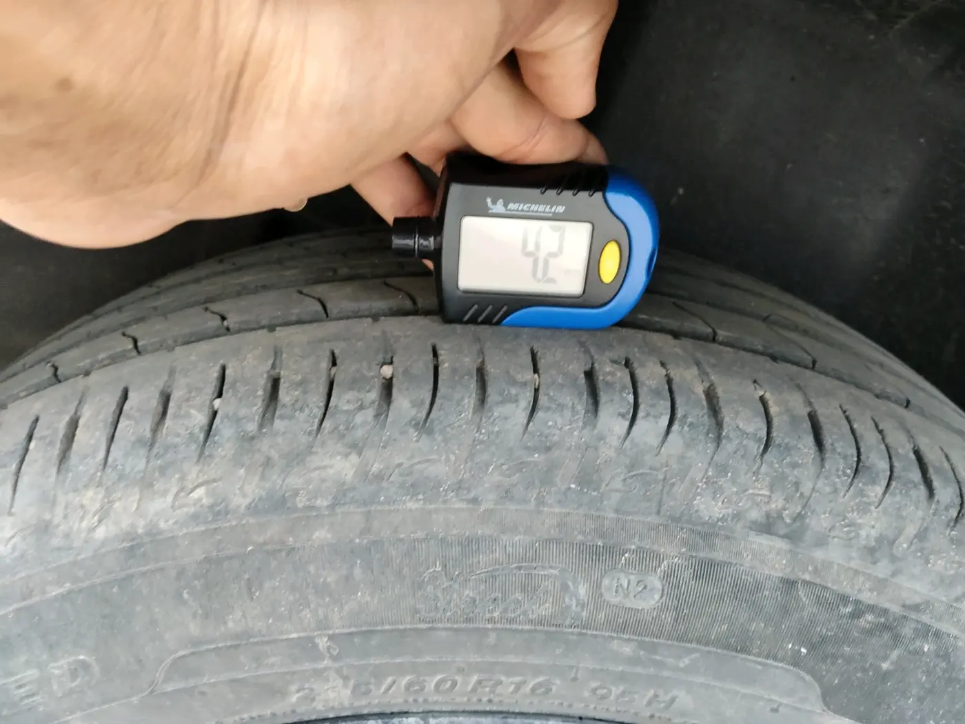 2024 Maruti BREZZA ZXI S-CNG, CNG, Manual, 37,889 km, tyre