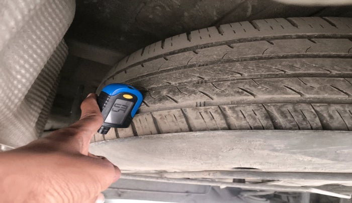 2014 Renault Duster 85 PS RXL DIESEL, Diesel, Manual, 1,20,593 km, tyre