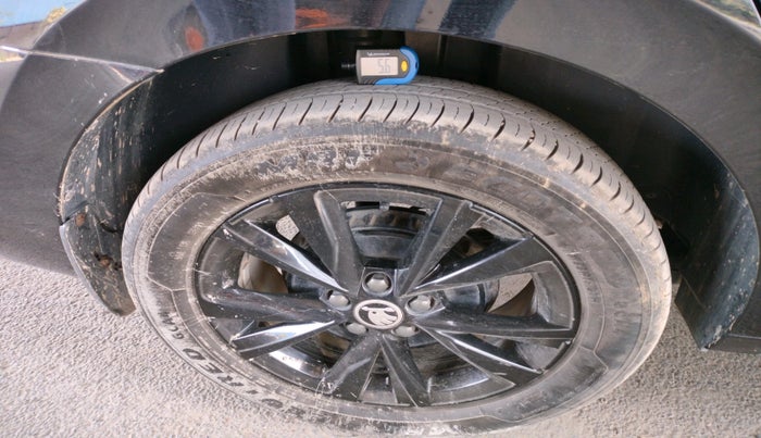 2024 Skoda SLAVIA AMBITION 1.0L TSI MT, Petrol, Manual, 18,868 km, tyre