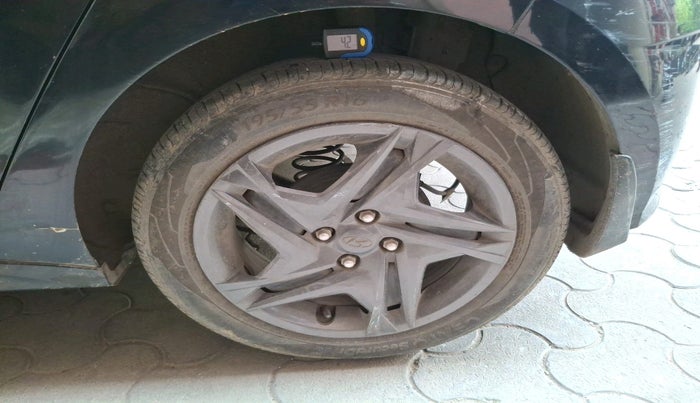 2021 Hyundai NEW I20 SPORTZ 1.0T GDI IMT, Petrol, Manual, 31,424 km, tyre