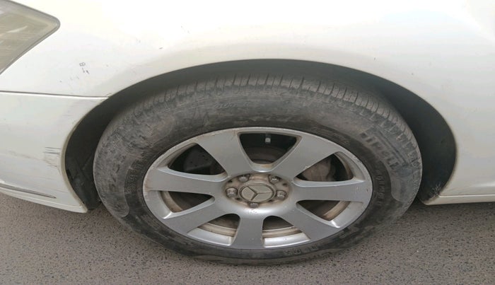 2011 Mercedes Benz S Class S350 CDI L V6, Diesel, Automatic, 1,88,824 km, tyre