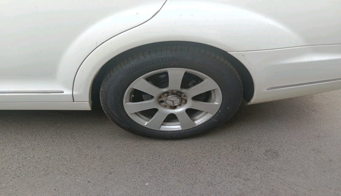 2011 Mercedes Benz S Class S350 CDI L V6, Diesel, Automatic, 1,88,824 km, tyre