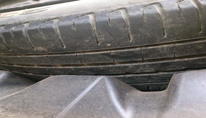 2011 Mercedes Benz S Class S350 CDI L V6, Diesel, Automatic, 1,88,824 km, tyre