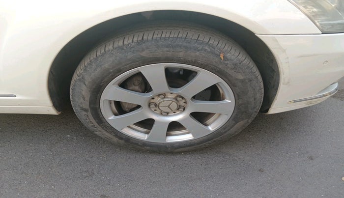 2011 Mercedes Benz S Class S350 CDI L V6, Diesel, Automatic, 1,88,824 km, tyre