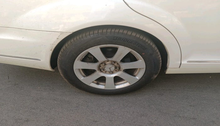 2011 Mercedes Benz S Class S350 CDI L V6, Diesel, Automatic, 1,88,824 km, tyre