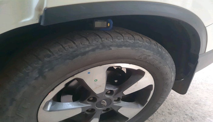 2021 Mahindra ALTURAS G4 4WD AT, Diesel, Automatic, 92,563 km, tyre