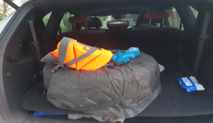 2021 Mahindra ALTURAS G4 4WD AT, Diesel, Automatic, 92,563 km, tyre