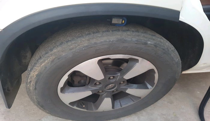 2021 Mahindra ALTURAS G4 4WD AT, Diesel, Automatic, 92,563 km, tyre