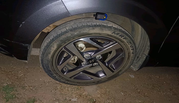 2022 Hyundai AURA SX PLUS 1.2 AMT, Petrol, Automatic, 25,745 km, tyre