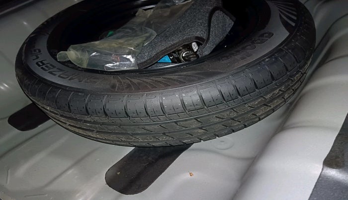 2022 Hyundai AURA SX PLUS 1.2 AMT, Petrol, Automatic, 25,745 km, tyre