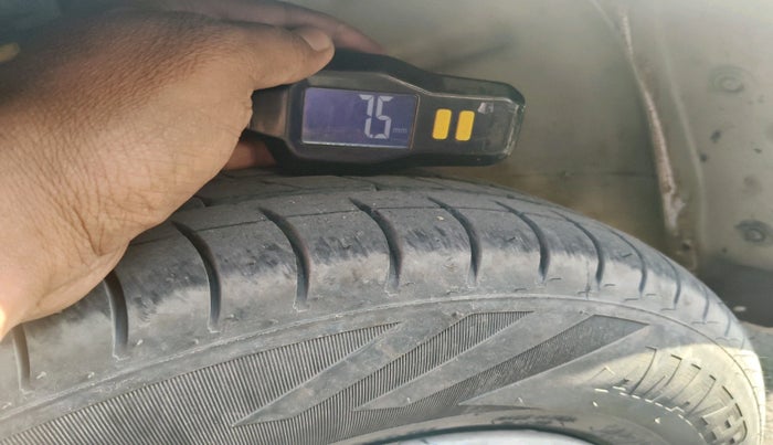 2015 Maruti Alto 800 LXI, Petrol, Manual, 90,748 km, tyre