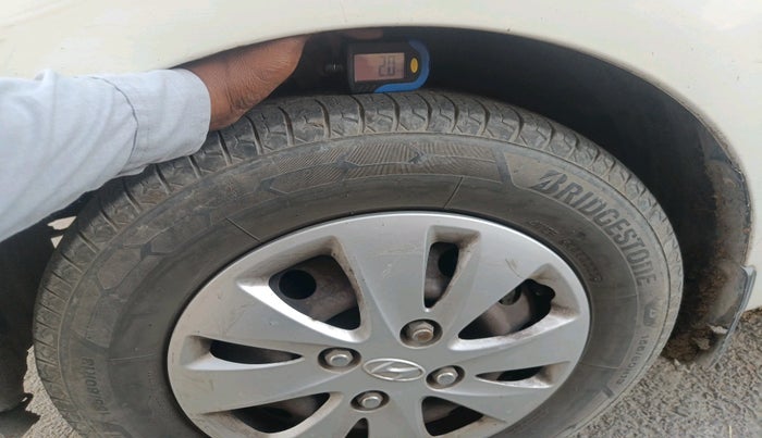 2012 Hyundai i10 MAGNA 1.2, CNG, Manual, 1,29,440 km, tyre