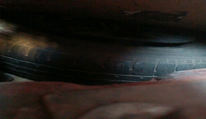 2012 Hyundai i10 MAGNA 1.2, CNG, Manual, 1,29,440 km, tyre