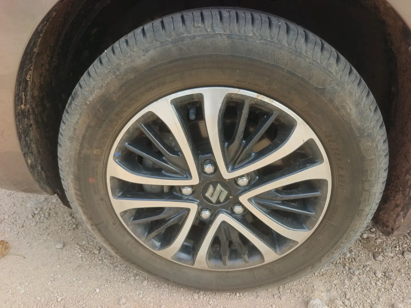 2022 Maruti Ertiga ZXI SHVS, Petrol, Manual, 7,210 km, tyre