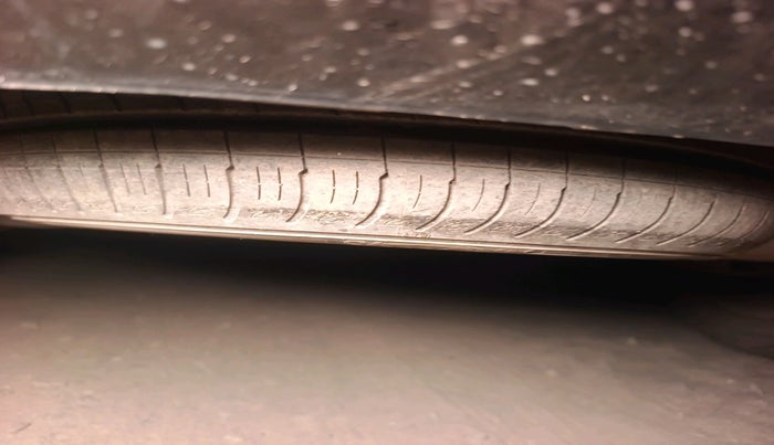 2022 KIA CARENS LUXURY PLUS 1.4 PETROL 7 STR, Petrol, Manual, 22,488 km, tyre