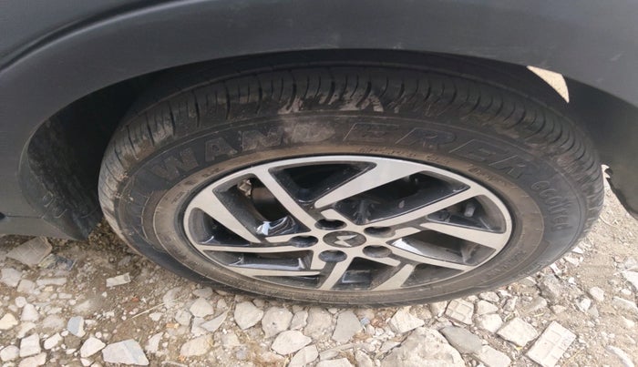 2024 Mahindra XUV 3XO AX5 1.2 L TCMPFI AT, Petrol, Automatic, 12,838 km, tyre