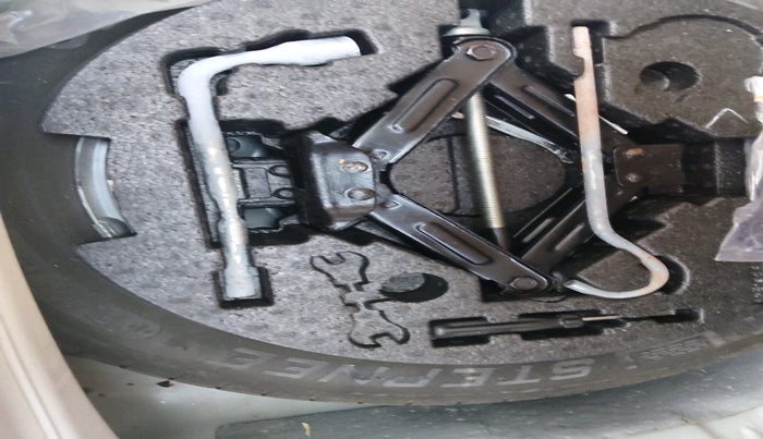 2024 Mahindra XUV 3XO AX5 1.2 L TCMPFI AT, Petrol, Automatic, 12,838 km, tyre