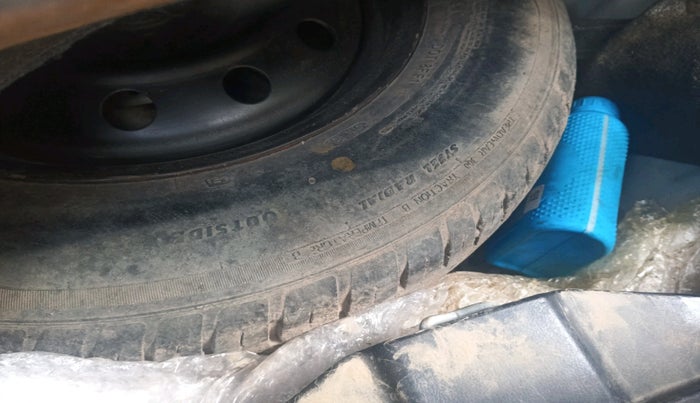 2019 Maruti Dzire VXI AMT, CNG, Automatic, 56,713 km, tyre