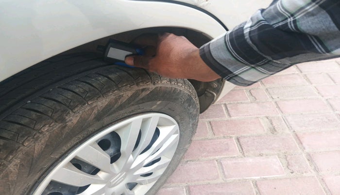 2019 Maruti Dzire VXI AMT, CNG, Automatic, 56,713 km, tyre