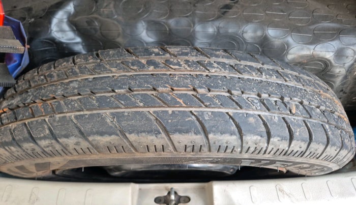 2015 Maruti Celerio VXI CNG, CNG, Manual, 84,584 km, tyre