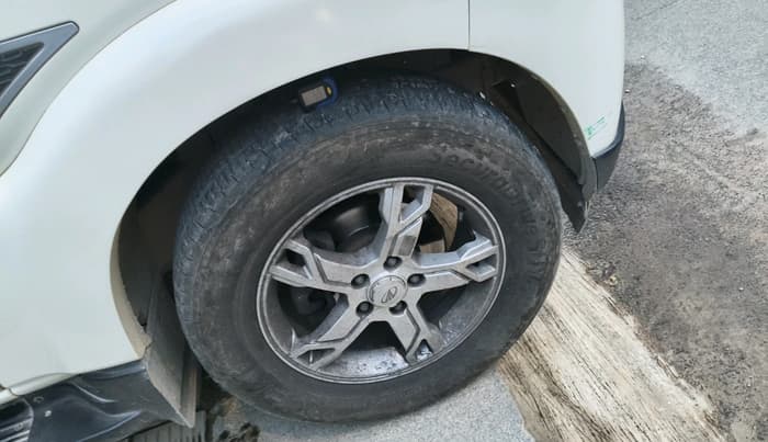 2015 Mahindra Scorpio S10, Diesel, Manual, 99,915 km, tyre