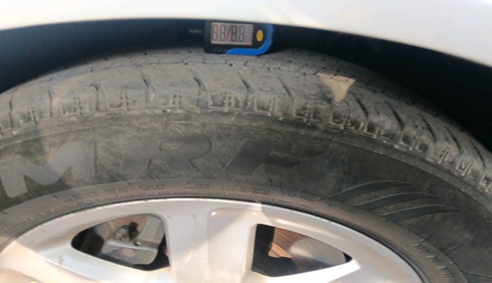 2012 Audi Q7 3.0 TDI QUATTRO, Diesel, Automatic, 1,24,574 km, tyre