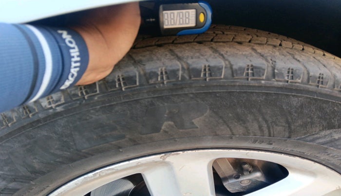 2012 Audi Q7 3.0 TDI QUATTRO, Diesel, Automatic, 1,24,574 km, tyre