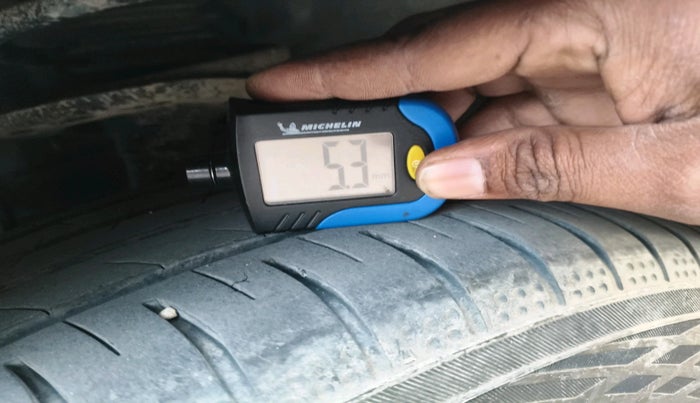 2016 Toyota Corolla Altis VL CVT PETROL, Petrol, Automatic, 1,78,719 km, tyre