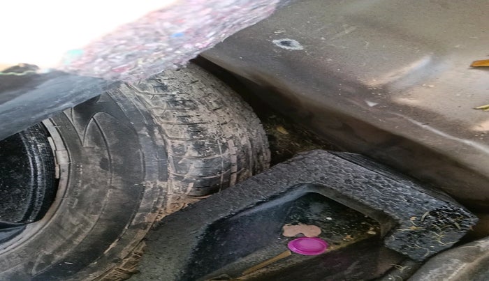 2015 Maruti Ciaz ZXI+, Petrol, Manual, 1,21,160 km, tyre