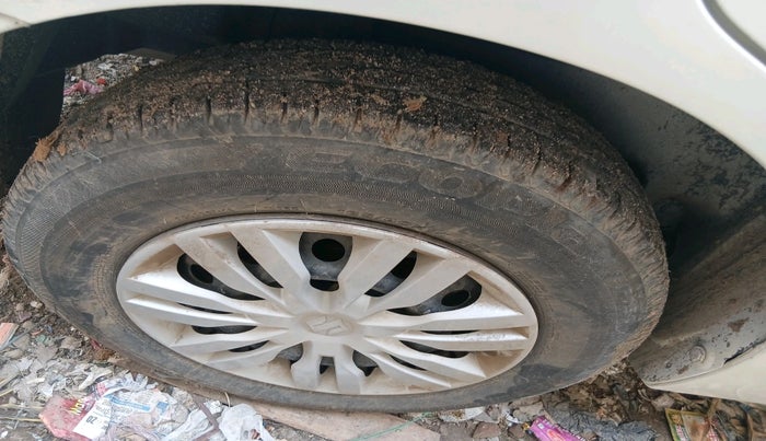 2018 Maruti Dzire VDI, Diesel, Manual, 67,008 km, tyre