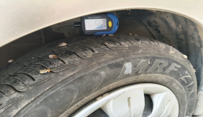 2010 Hyundai i10 SPORTZ 1.2, Petrol, Manual, 1,02,936 km, tyre