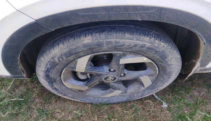 2019 Hyundai VENUE SX 1.0 TURBO, Petrol, Manual, 1,30,059 km, tyre