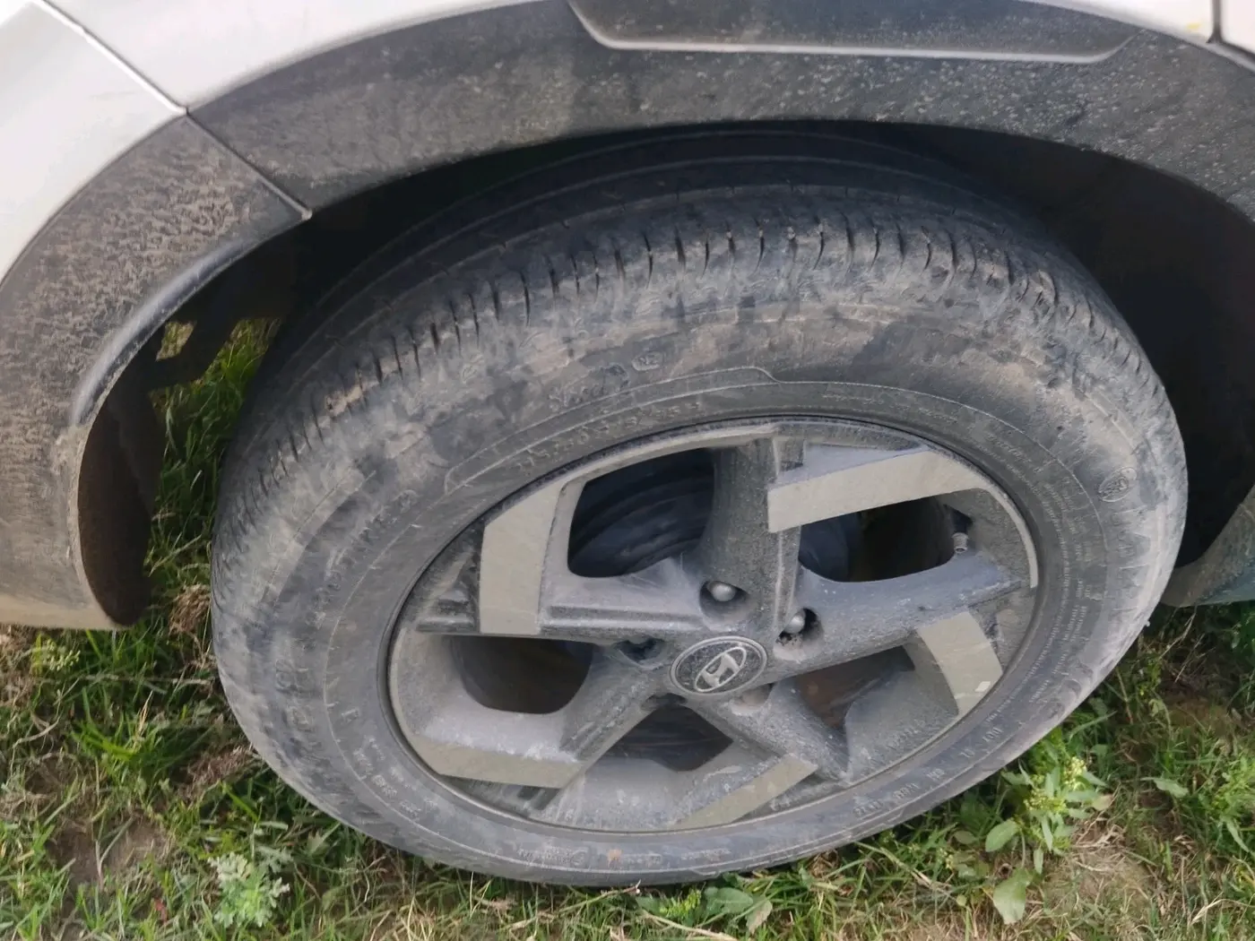 2019 Hyundai VENUE SX 1.0 TURBO, Petrol, Manual, 1,30,059 km, tyre