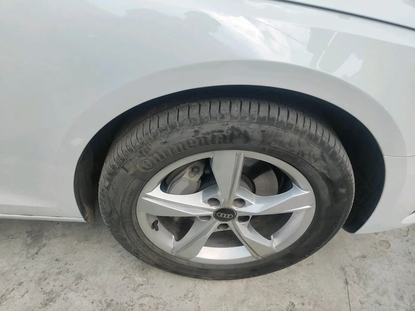 2024 Audi A4 40 TFSI Premium, Petrol, Automatic, 22,879 km, tyre