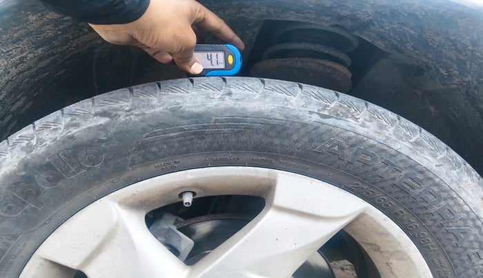 2014 Renault Duster 85 PS RXL DIESEL, Diesel, Manual, 1,68,571 km, tyre