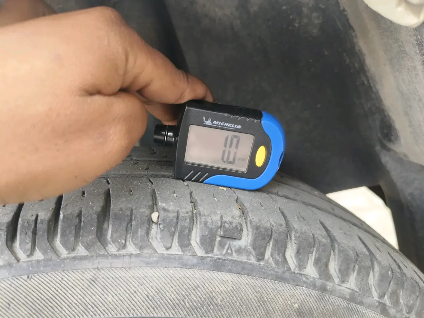 2018 Maruti Swift VXI AMT, Petrol, Automatic, 34,443 km, tyre