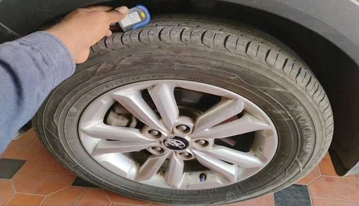 2017 Hyundai Creta S PLUS 1.4 DIESEL, Diesel, Manual, 2,10,710 km, tyre