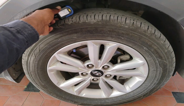 2017 Hyundai Creta S PLUS 1.4 DIESEL, Diesel, Manual, 2,10,710 km, tyre