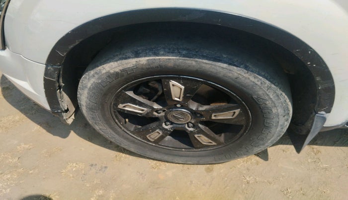 2015 Mahindra XUV500 W8, Diesel, Manual, 1,09,151 km, tyre